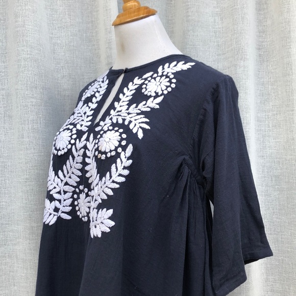 Roberta Roller Rabbit navy blue half sleeve white floral embroidery tunic - Picture 5 of 11